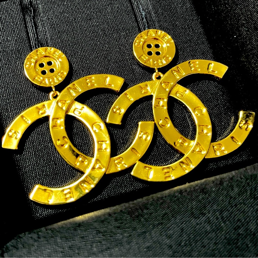 Chanel button earrings CC 2020 dangling earrings size XL 2inch